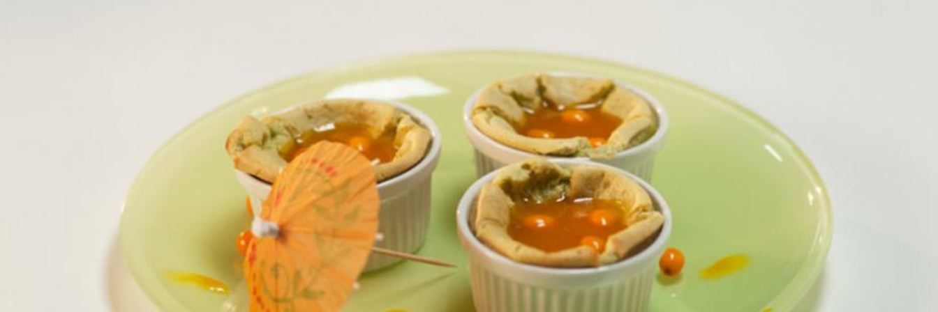 Чайное суфле с облепиховым соусом