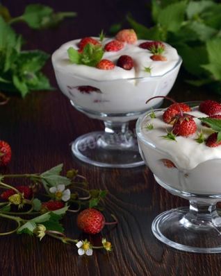 Сливочное суфле с земляникой