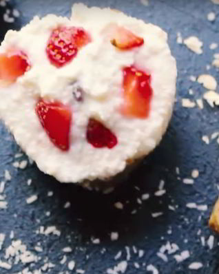 Творожный ПП десерт с клубникой