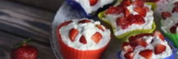 творожный пп десерт с клубникой