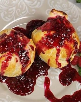 Яблоки, фаршированные малиной