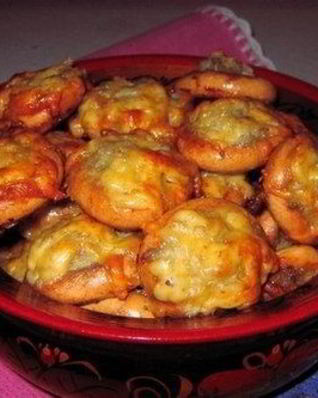 Бублики, фаршированные мясным фаршем с луком