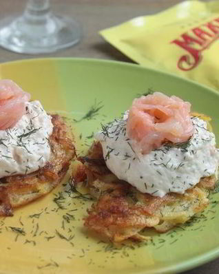 Картофельные драники с кремом из лосося