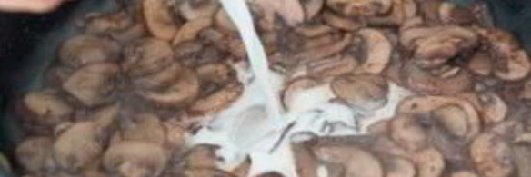 фрикадельки из индейки в грибном соусе