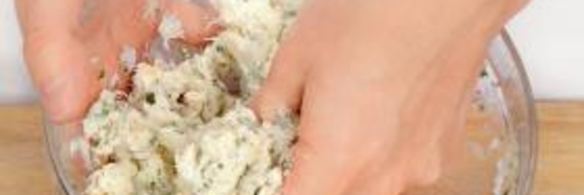 фрикадельки из трески с йогуртовым соусом