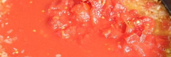 фрикадельки из трески в томатно-базиликовом соусе