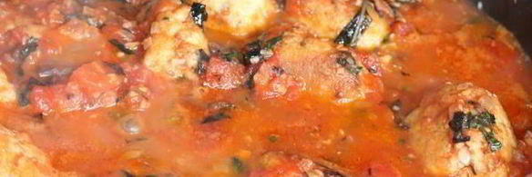 фрикадельки из трески в томатно-базиликовом соусе