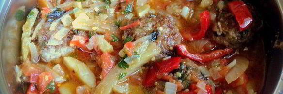 фрикадельки с базиликом и овощами