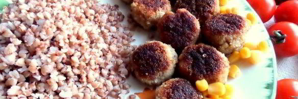 фрикадельки с гречкой