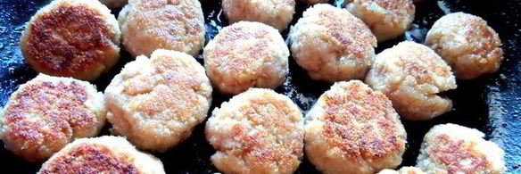 фрикадельки с гречкой