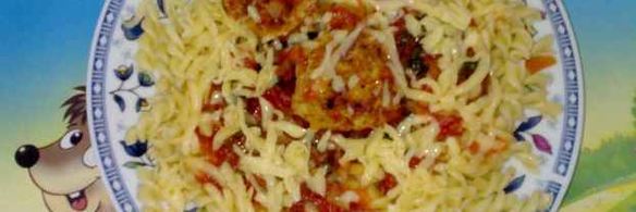 фрикадельки с макаронами в соусе