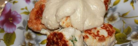 фрикадельки со сливочным сыром в белом соусе