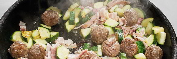 карбонара с цукини и фрикадельками
