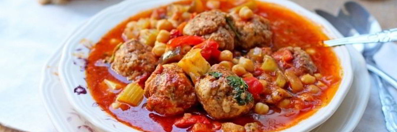 Нут с овощами и фрикадельками