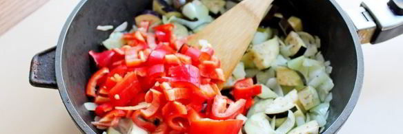 нут с овощами и фрикадельками