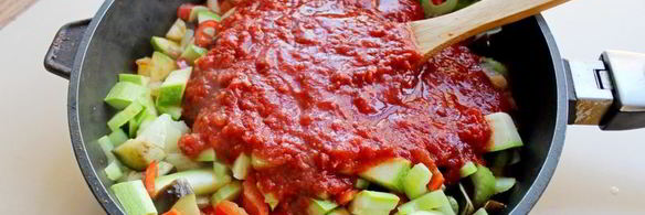 нут с овощами и фрикадельками