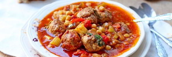 нут с овощами и фрикадельками