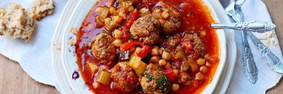 нут с овощами и фрикадельками