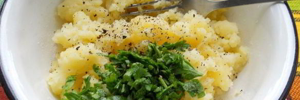 чесночный картофель с петрушкой