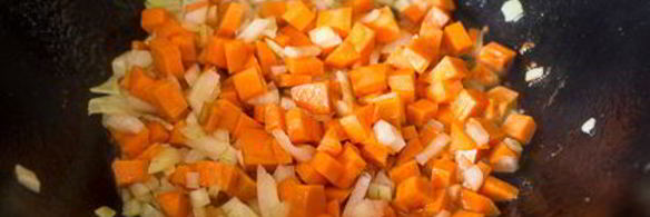 кантонский жареный рис с курицей