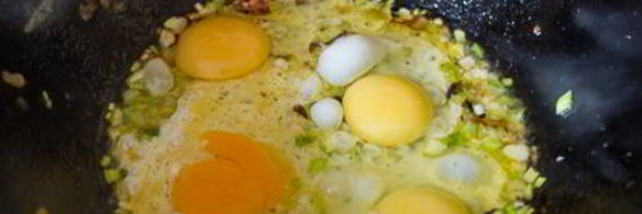 кантонский жареный рис с курицей