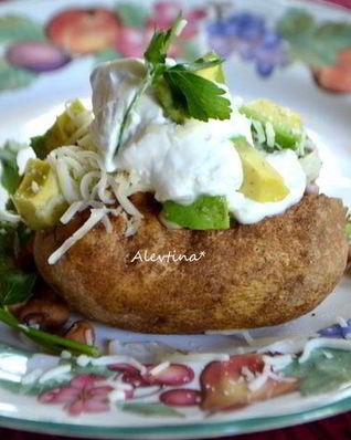 Картофель чили с пряной начинкой