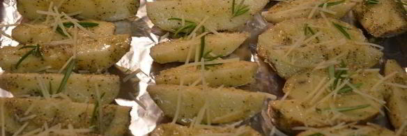 картофель дольками с пармезаном и розмарином
