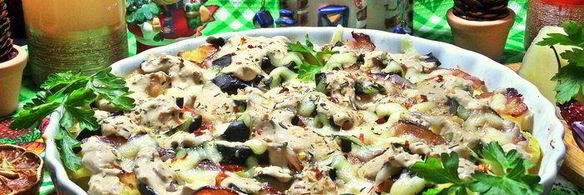 картофель с беконом, авокадо и сыром