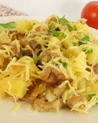 Картофель с индюшиным мясом и сыром