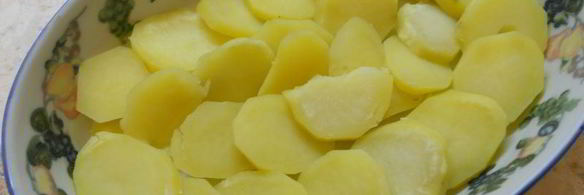 картофель с рыбой в молочном соусе