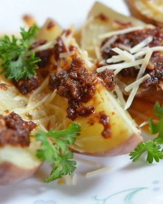 Картофель в заправке с вялеными помидорами