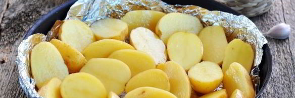 картошка с колбасой в духовке