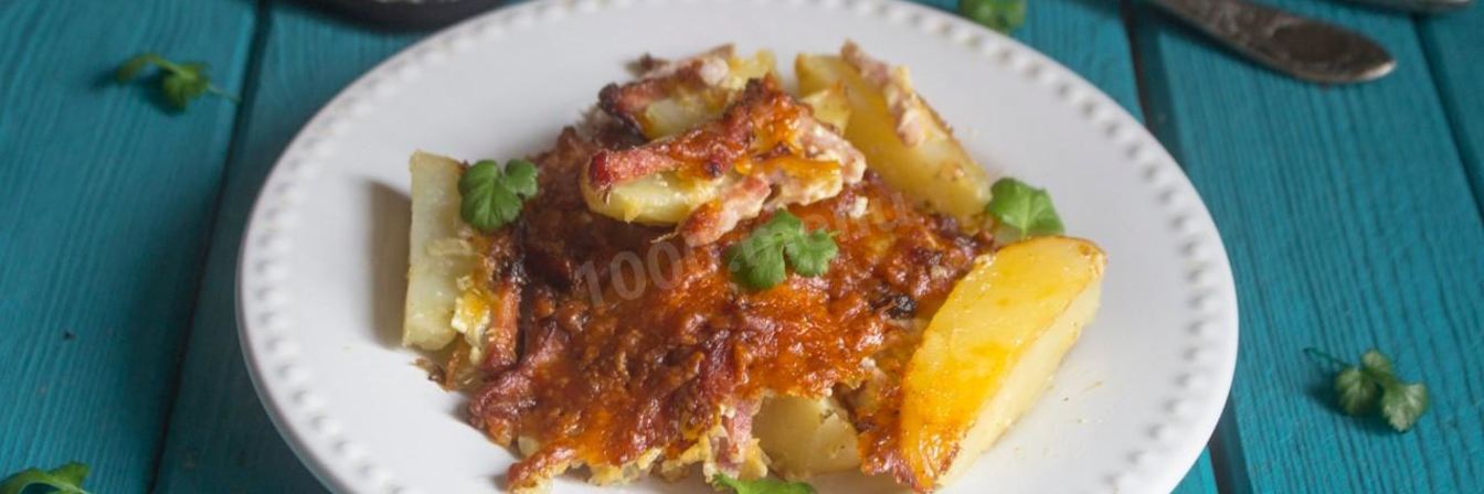 Картошка с ветчиной и сыром в духовке