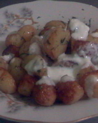 Молодой картофель с укропом