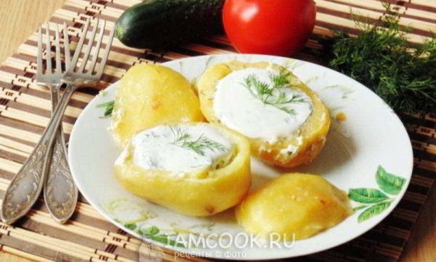 Рецепт печеного картофеля с грибами и сметаной