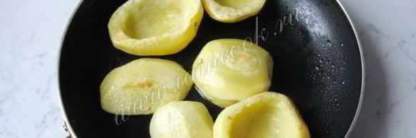 печеный картофель с грибами и сметаной