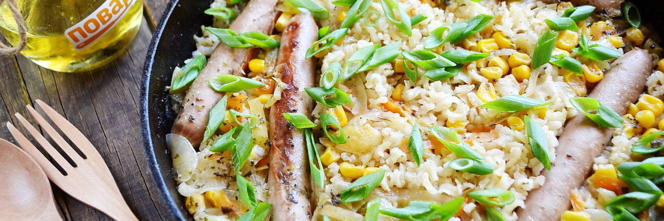 Рис с куриными колбасками
