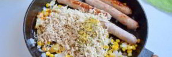 рис с куриными колбасками