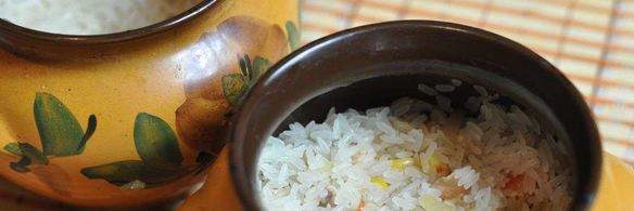 рис с курицей в горшочках