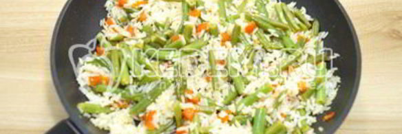 рис с овощами и стручковой фасолью