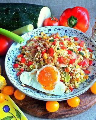 Рис с овощами и ветчиной