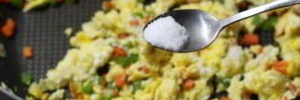 рис с овощами и яйцом