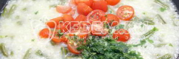 рис с стручковой фасолью и овощами