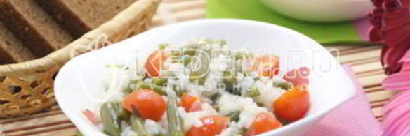 рис с стручковой фасолью и овощами