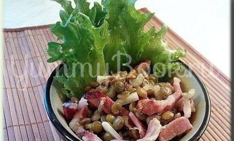 Рецепт зеленой чечевицы с копченостями