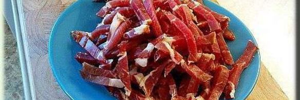 зеленая чечевица с копченостями