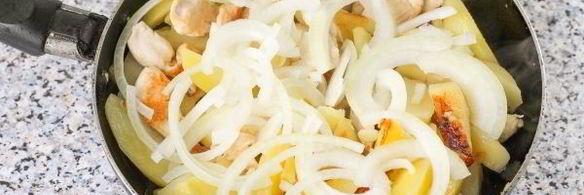 жареная картошка с курицей