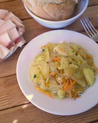 Жареная картошка с морковкой