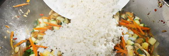 жареный рис с яйцом по-китайски