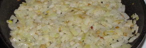 долма с рисом, изюмом и кедровыми орешками